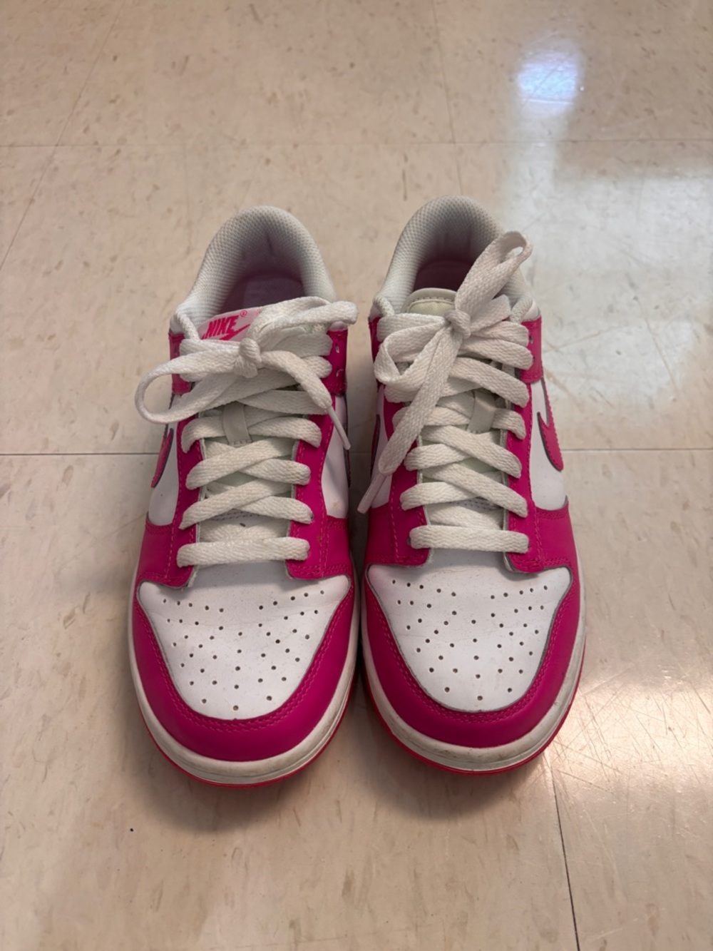 Nike Women’s Sneakers White and Hot Pink Low-Tops